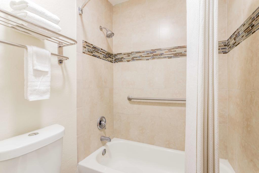Econo Lodge Inn & Suites مدينة فلوريدا المظهر الخارجي الصورة