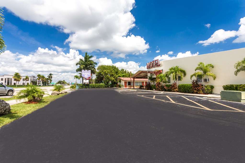 Econo Lodge Inn & Suites مدينة فلوريدا المرافق الصورة